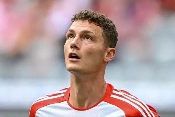 why-man-united-should-hire-pavard